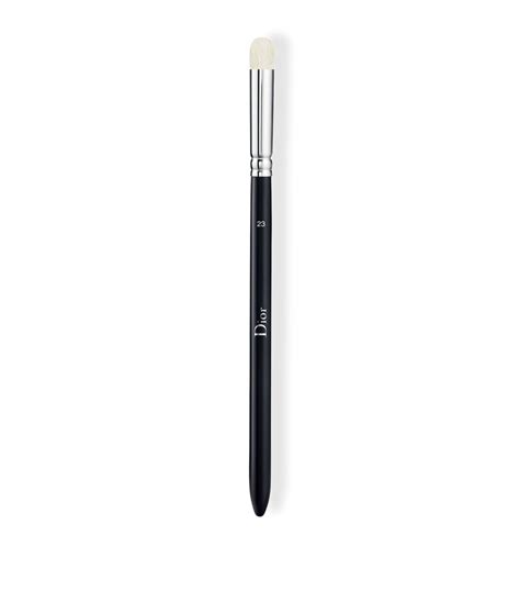 dior backstage large eyeshadow blending brush n°23